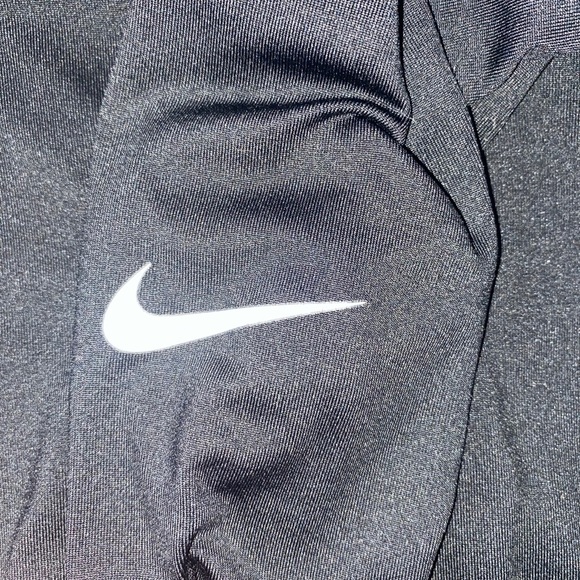 black nike dry fit nurtleneck long sleeve. - Picture 3 of 3